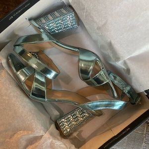Brand new teal Betsy Johnson heels. Size 9. New in box